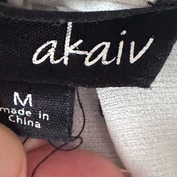 Akaiv Cream Black Polkadot Blouse VNeck Faux Knot Crossover 100% Polyester Mediu - Picture 9 of 9